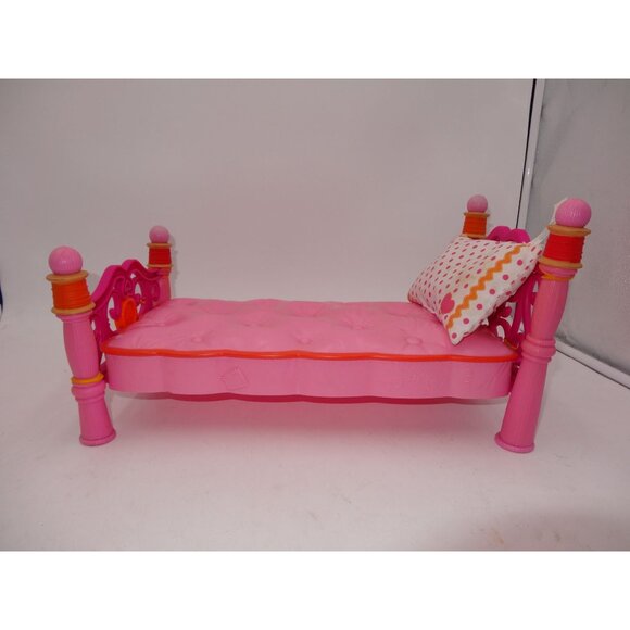 Lalaloopsy Pepper Pots and Pans Doll With Pink Sew Bed & Pillow - Picture 13 of 16